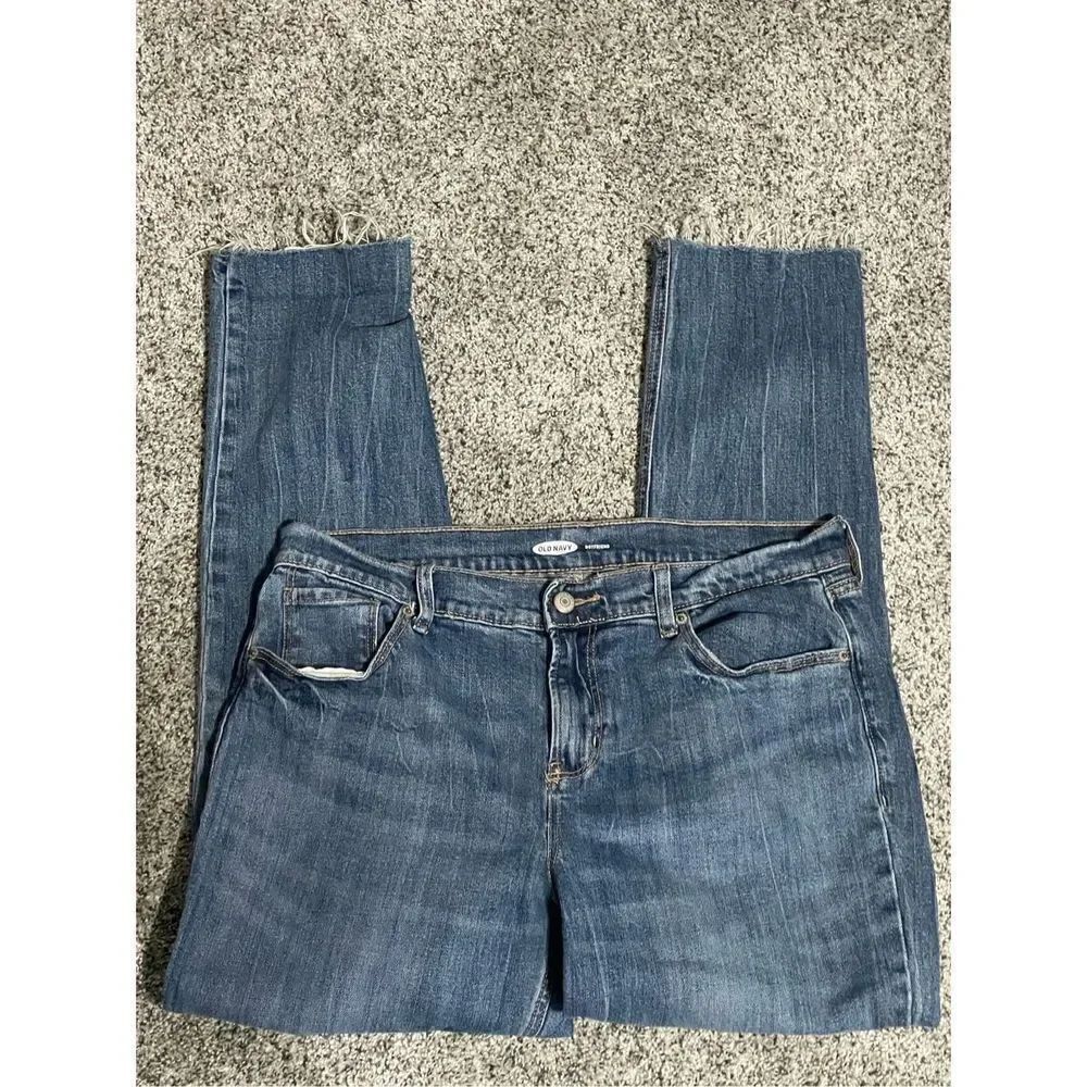 ❤️Old Navy Boyfriend Distressed Jeans